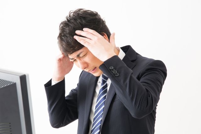 ふらつきを感じる男性